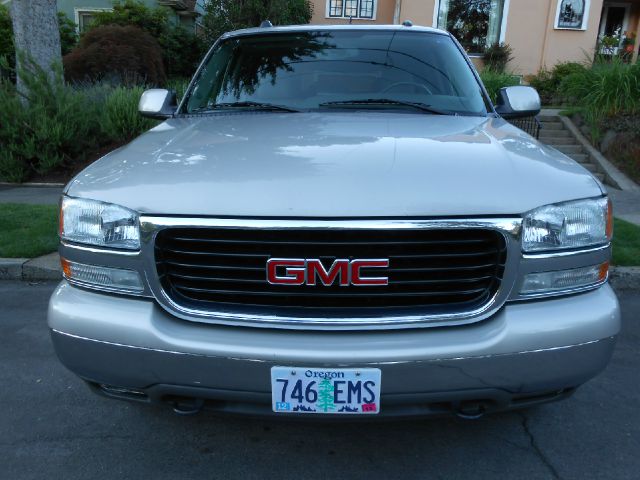 GMC Yukon 2004 photo 2