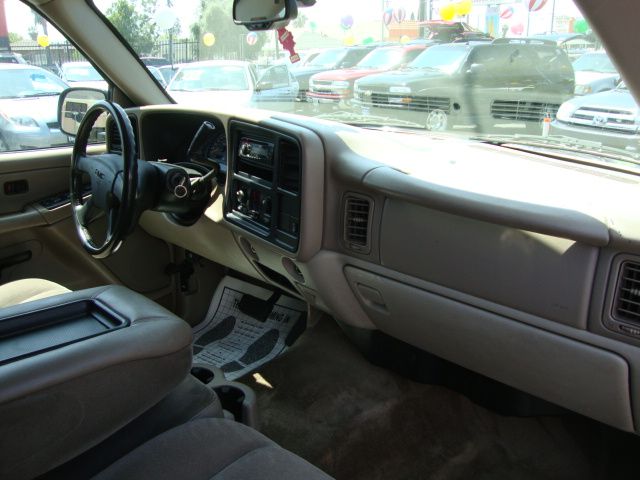 GMC Yukon 2004 photo 1