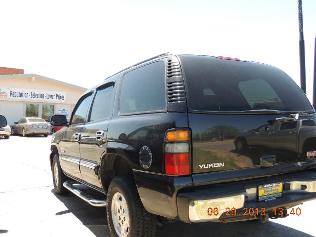 GMC Yukon 2004 photo 1