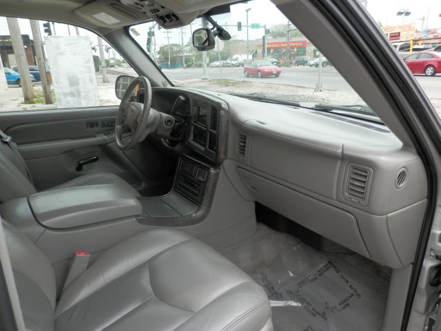 GMC Yukon 2004 photo 11