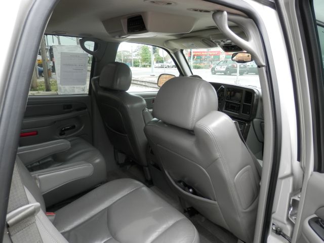 GMC Yukon 2004 photo 13