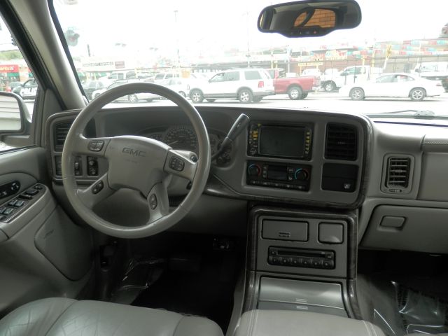 GMC Yukon 2004 photo 19