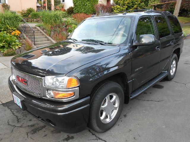 GMC Yukon 2004 photo 1