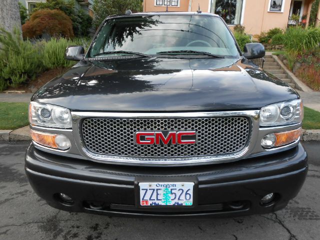 GMC Yukon 2004 photo 3