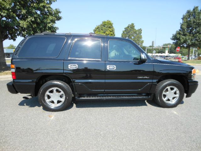 GMC Yukon 2004 photo 4