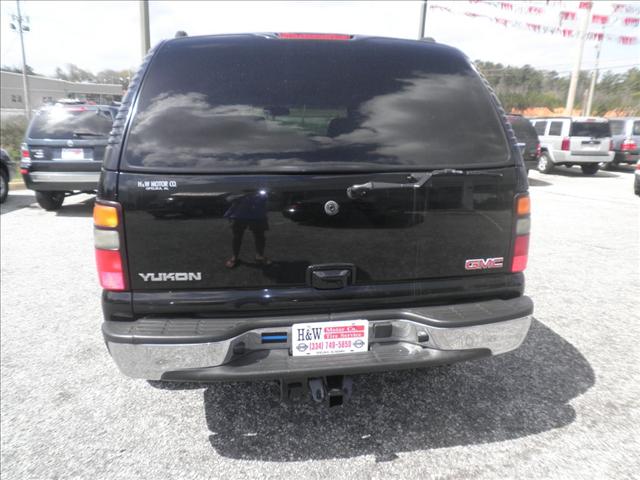 GMC Yukon 2004 photo 3