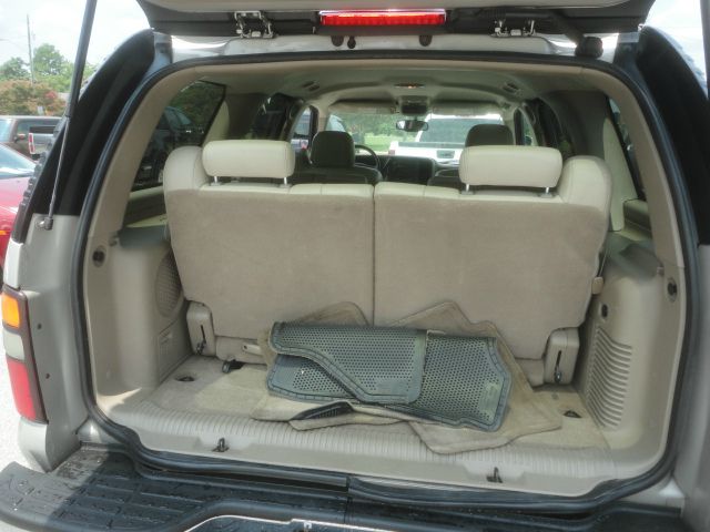 GMC Yukon 2004 photo 1