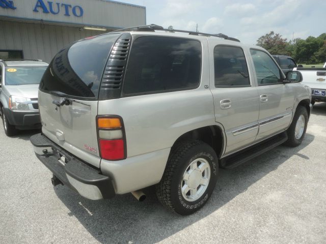 GMC Yukon 2004 photo 3