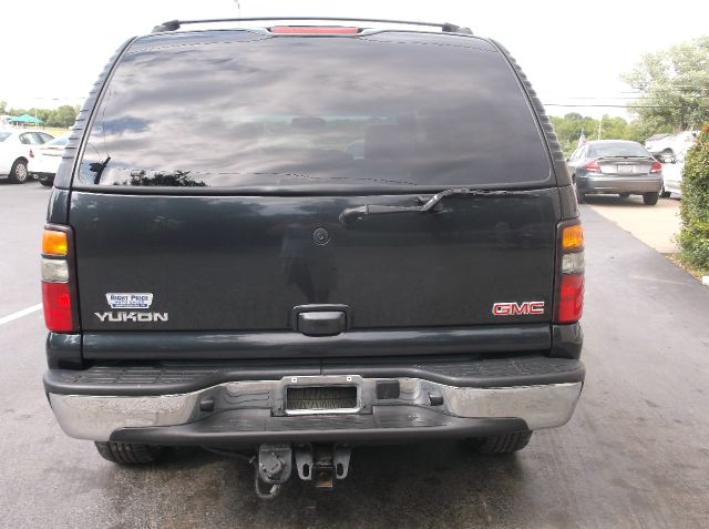 GMC Yukon 2004 photo 3