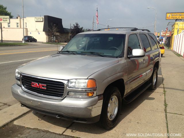 GMC Yukon 2004 photo 2