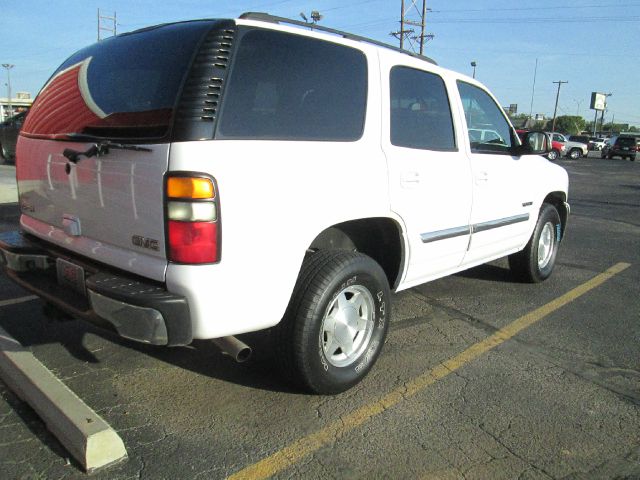 GMC Yukon 2004 photo 3