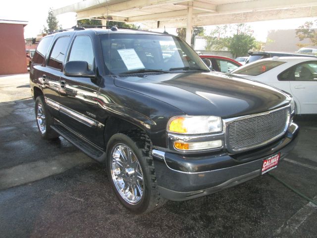 GMC Yukon 2004 photo 2