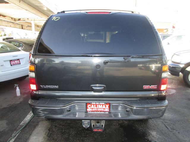 GMC Yukon 2004 photo 3