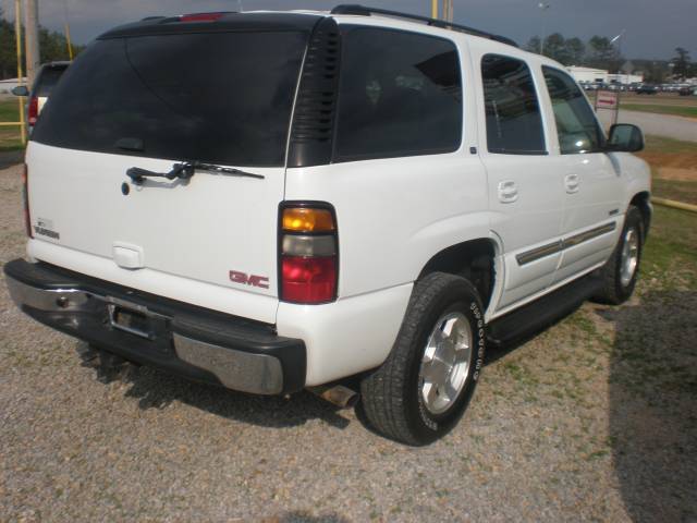 GMC Yukon 2005 photo 2