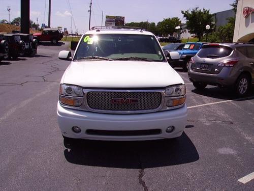 GMC Yukon 2005 photo 2