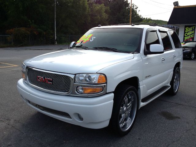 GMC Yukon 2005 photo 1