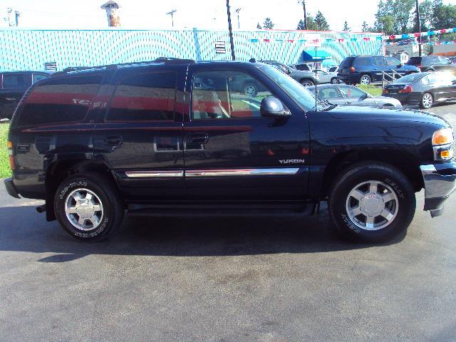 GMC Yukon 2005 photo 1