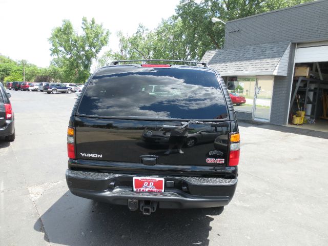 GMC Yukon 2005 photo 1