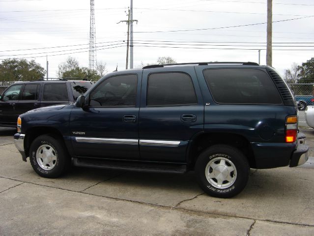 GMC Yukon 2005 photo 2