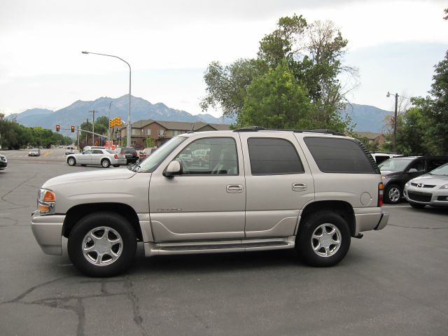 GMC Yukon 2005 photo 2