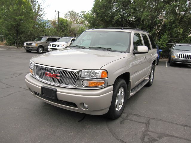 GMC Yukon 2005 photo 3