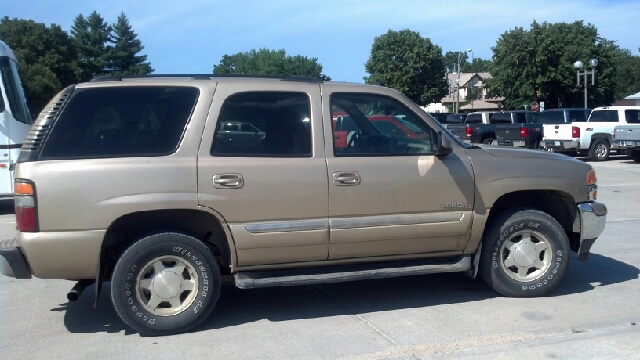 GMC Yukon 2005 photo 2