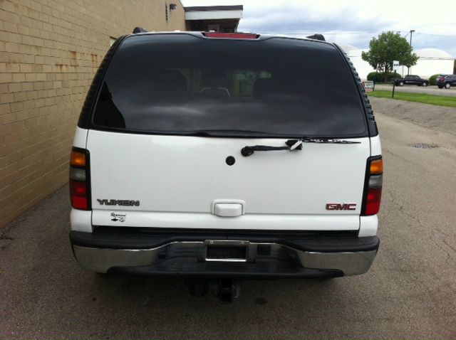 GMC Yukon 2005 photo 4