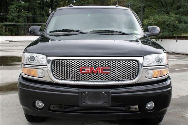 GMC Yukon 2005 photo 1