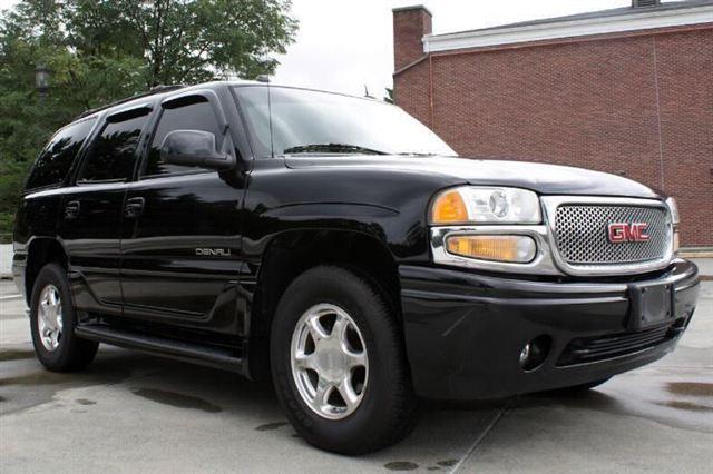 GMC Yukon 2005 photo 2