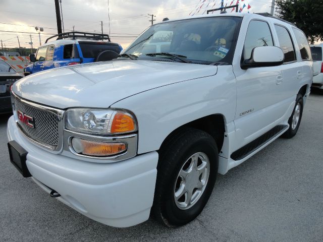 GMC Yukon 2005 photo 1