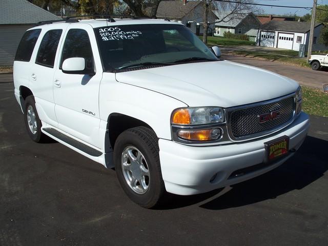 GMC Yukon 2005 photo 3