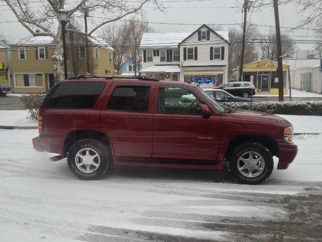 GMC Yukon 2005 photo 2