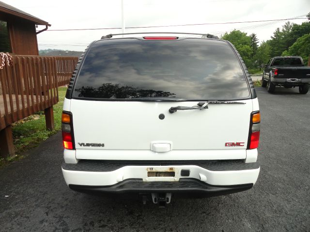 GMC Yukon 2005 photo 4