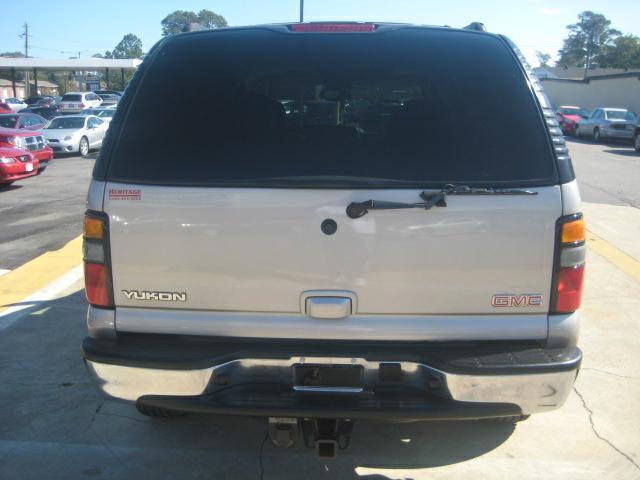 GMC Yukon 2005 photo 4