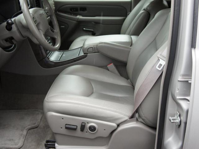 GMC Yukon 2005 photo 1