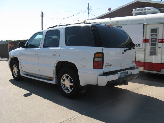 GMC Yukon 2005 photo 4