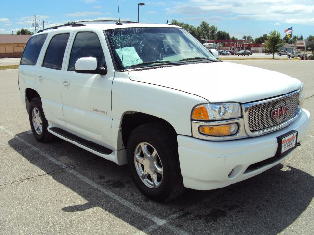 GMC Yukon 2005 photo 1