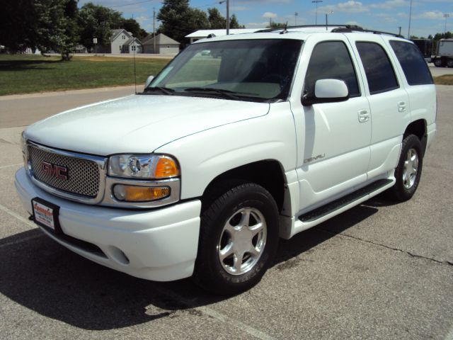 GMC Yukon 2005 photo 3