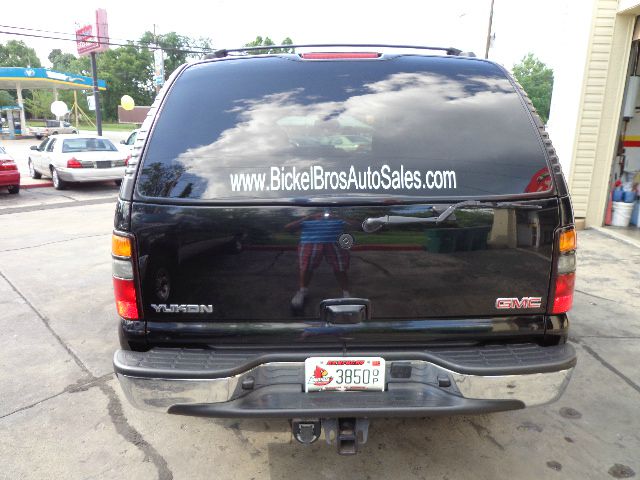 GMC Yukon 2005 photo 1