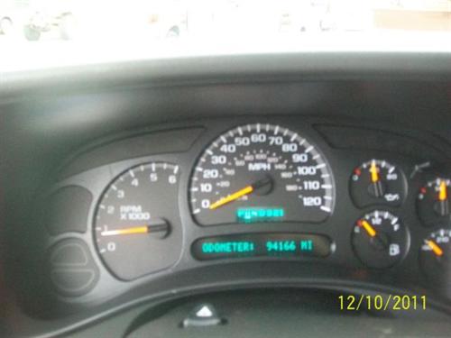 GMC Yukon 2005 photo 2