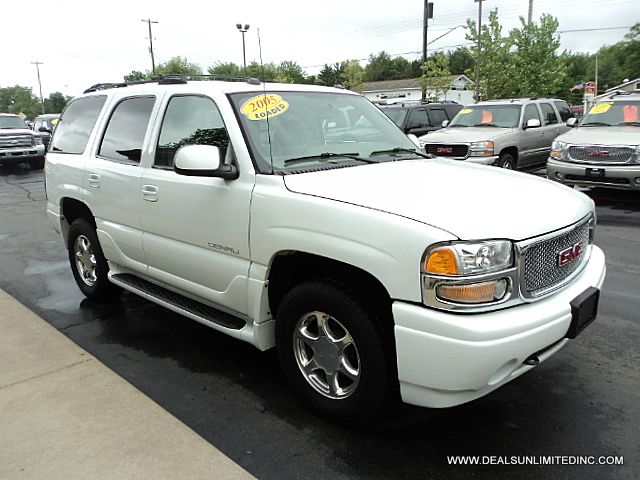 GMC Yukon 2005 photo 17