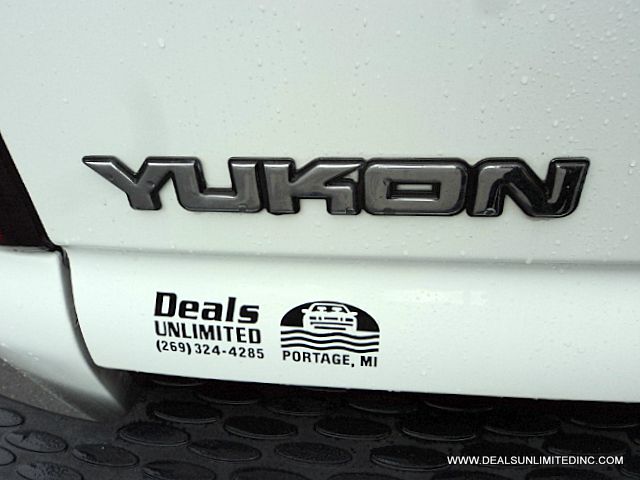 GMC Yukon 2005 photo 22