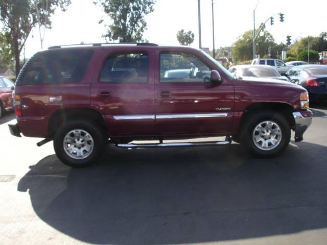 GMC Yukon 2005 photo 2