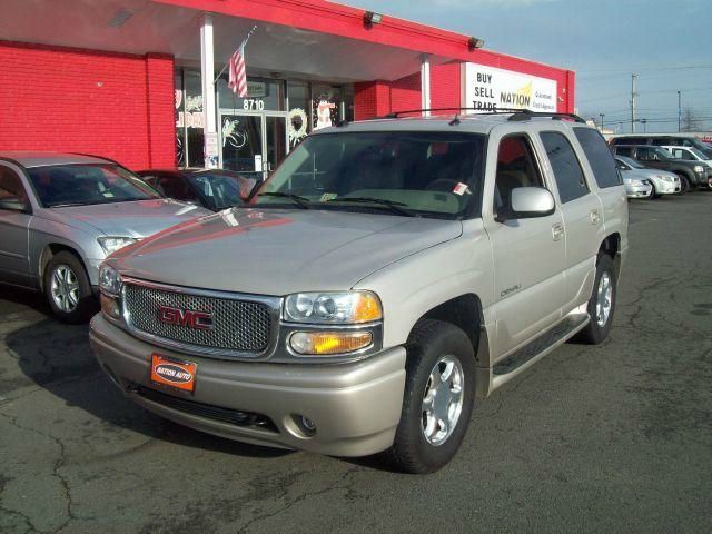 GMC Yukon 2005 photo 2