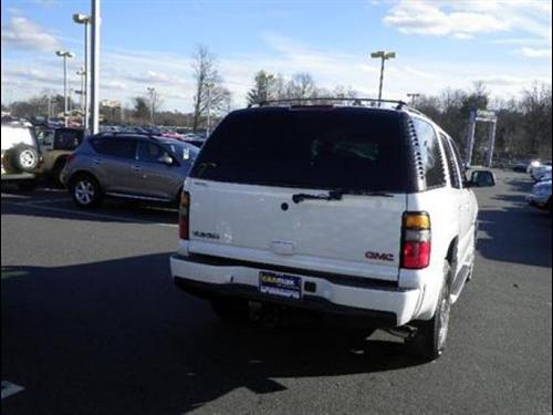 GMC Yukon 2005 photo 2