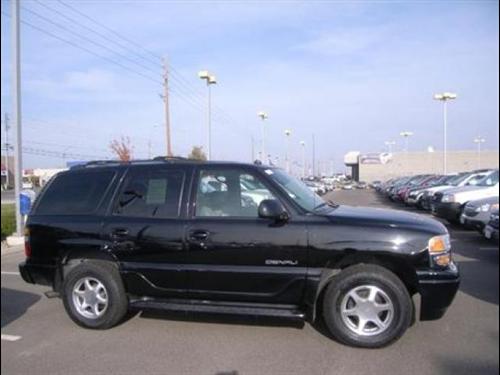 GMC Yukon 2005 photo 2