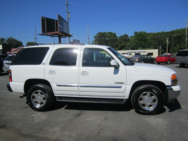 GMC Yukon 2005 photo 11