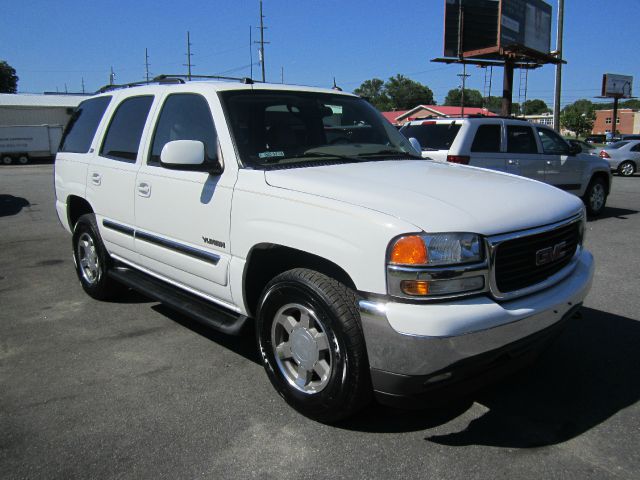 GMC Yukon 2005 photo 2