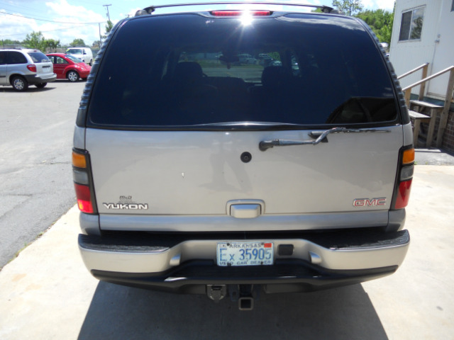 GMC Yukon 2005 photo 3