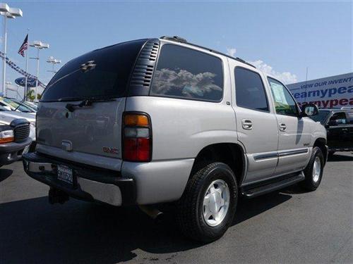 GMC Yukon 2005 photo 2